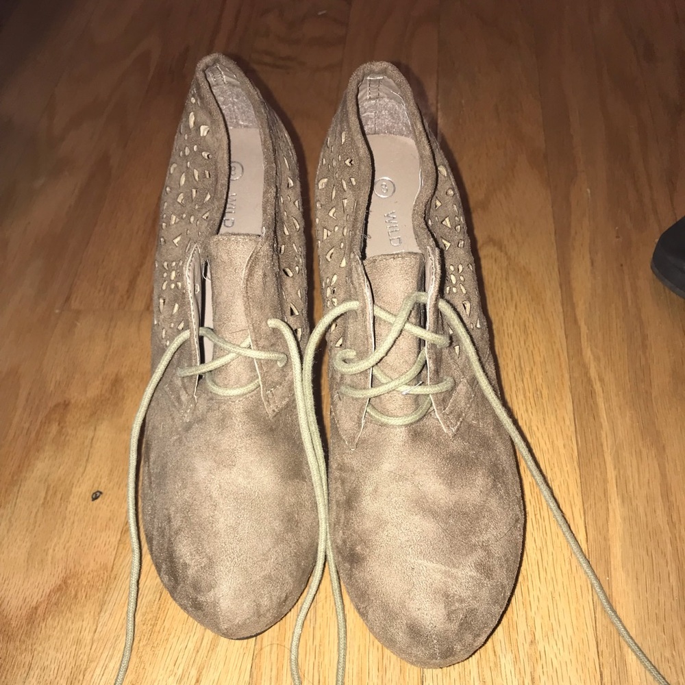 Tan suede winter wedges